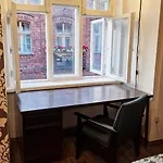 Apartment Old Town For Families & Groups - Rueuetli 29 *