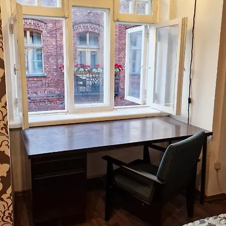 Apartment Old Town For Families & Groups - Rueuetli 29 *